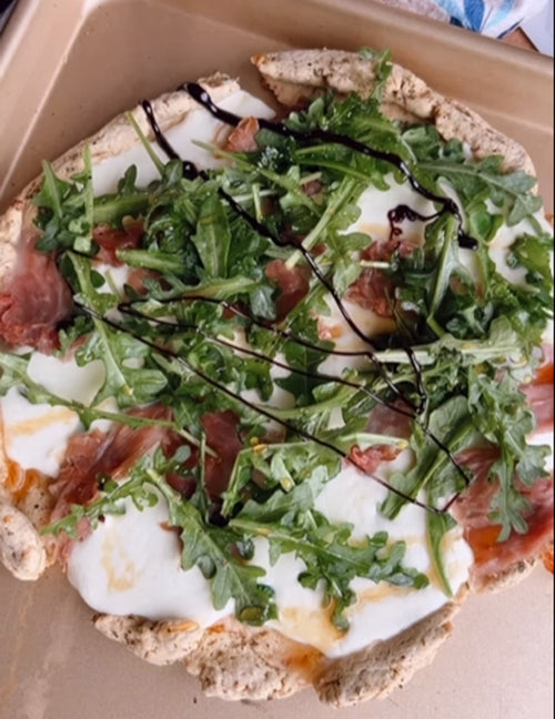 prosciutto and arugula pizza